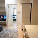 Evergreen Apartments- Flat 2