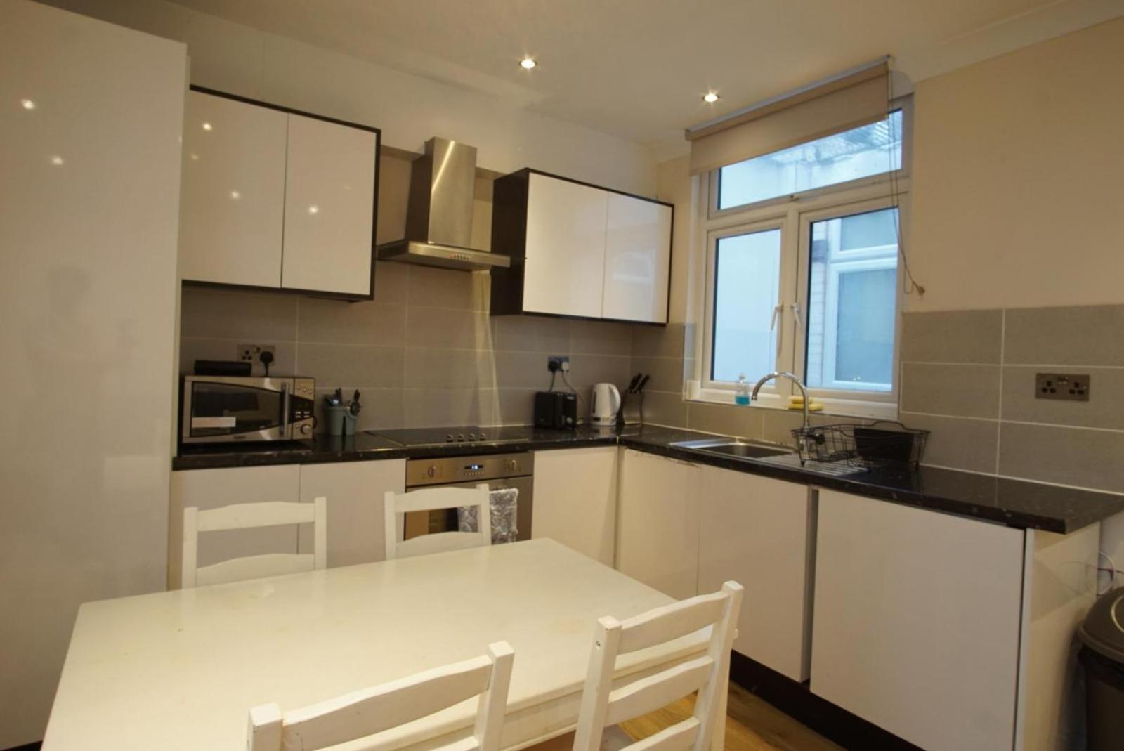 Evergreen Apartments- Flat 2 Appartement *