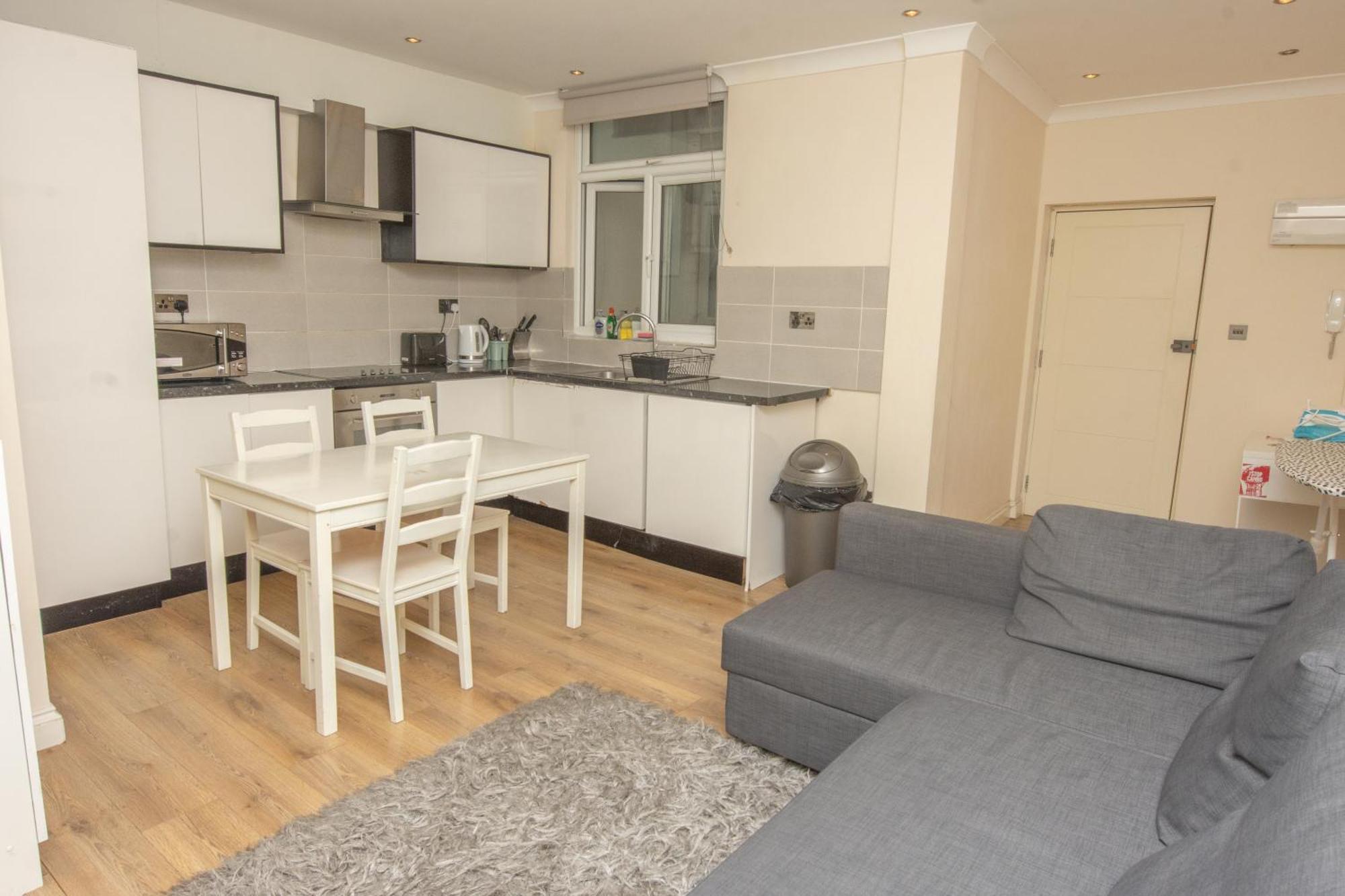 Evergreen Apartments- Flat 2 Appartement