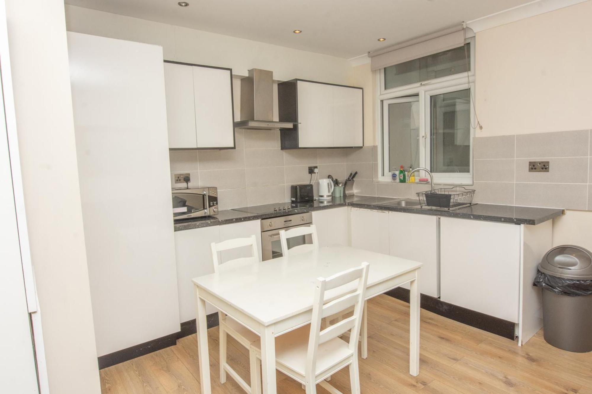 Evergreen Apartments- Flat 2 Appartement