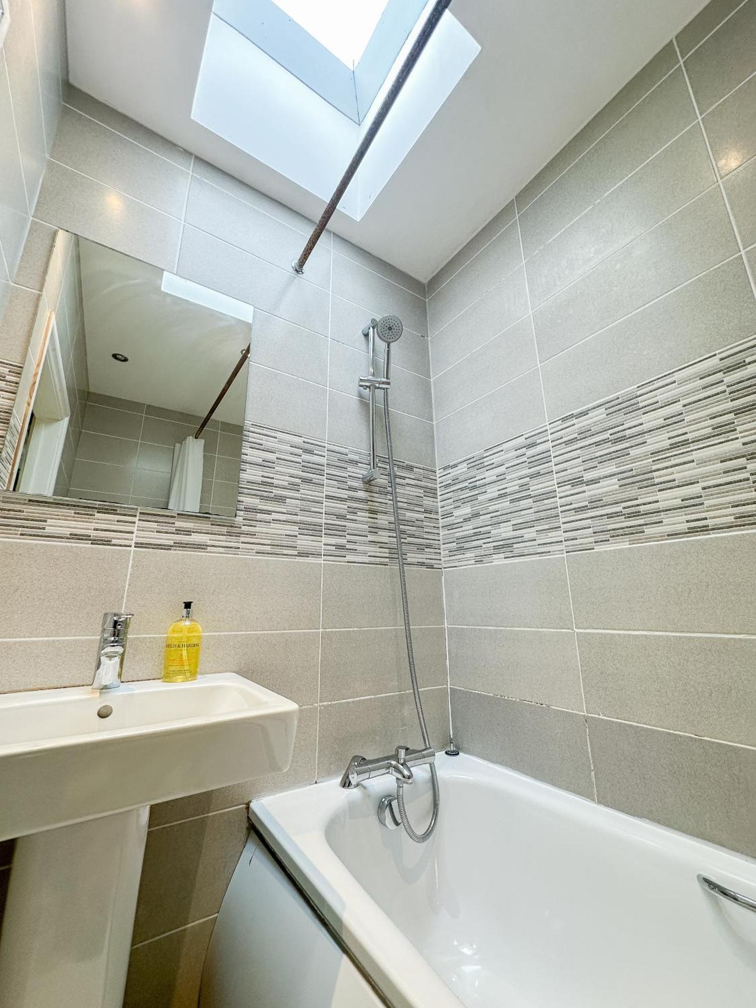 Evergreen Apartments- Flat 2 * Londres